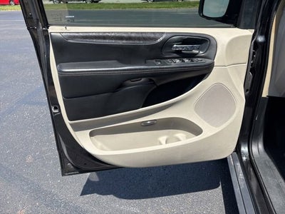 2016 Chrysler Town & Country Touring