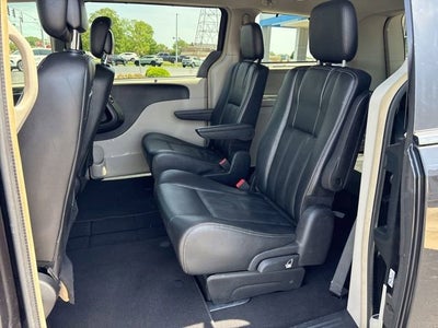 2016 Chrysler Town & Country Touring