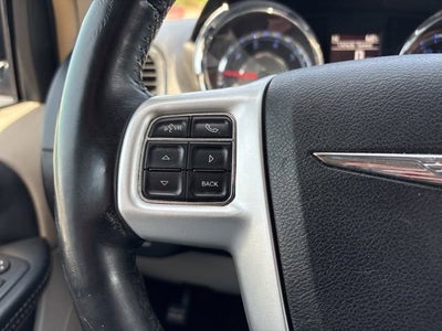 2016 Chrysler Town & Country Touring