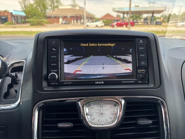 2016 Chrysler Town & Country Touring
