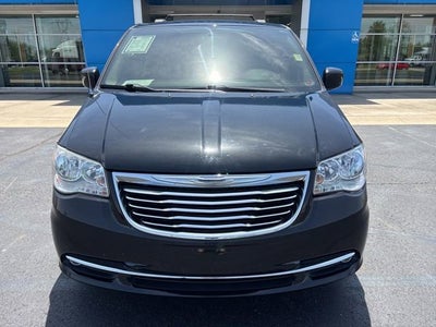 2016 Chrysler Town & Country Touring