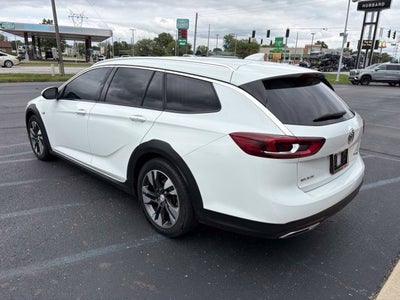 2018 Buick Regal TourX Essence